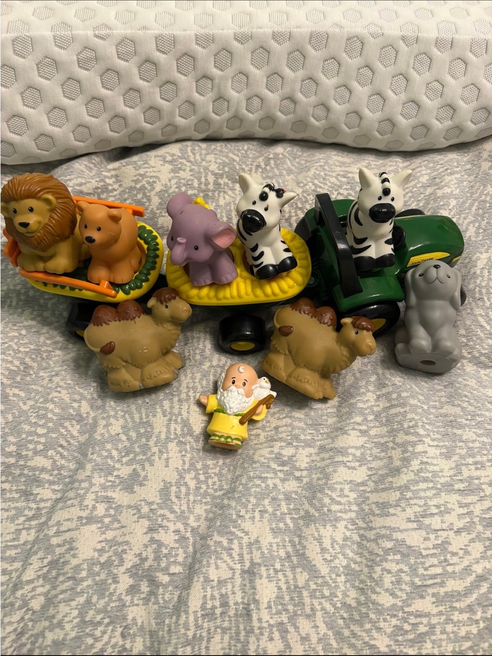 John Deere Animal Sound Hayride Musical Tractor Toy + fisher price little people